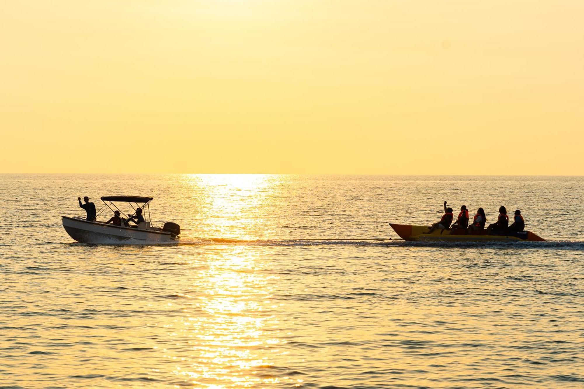 Q Beach Resort Cabangan المظهر الخارجي الصورة