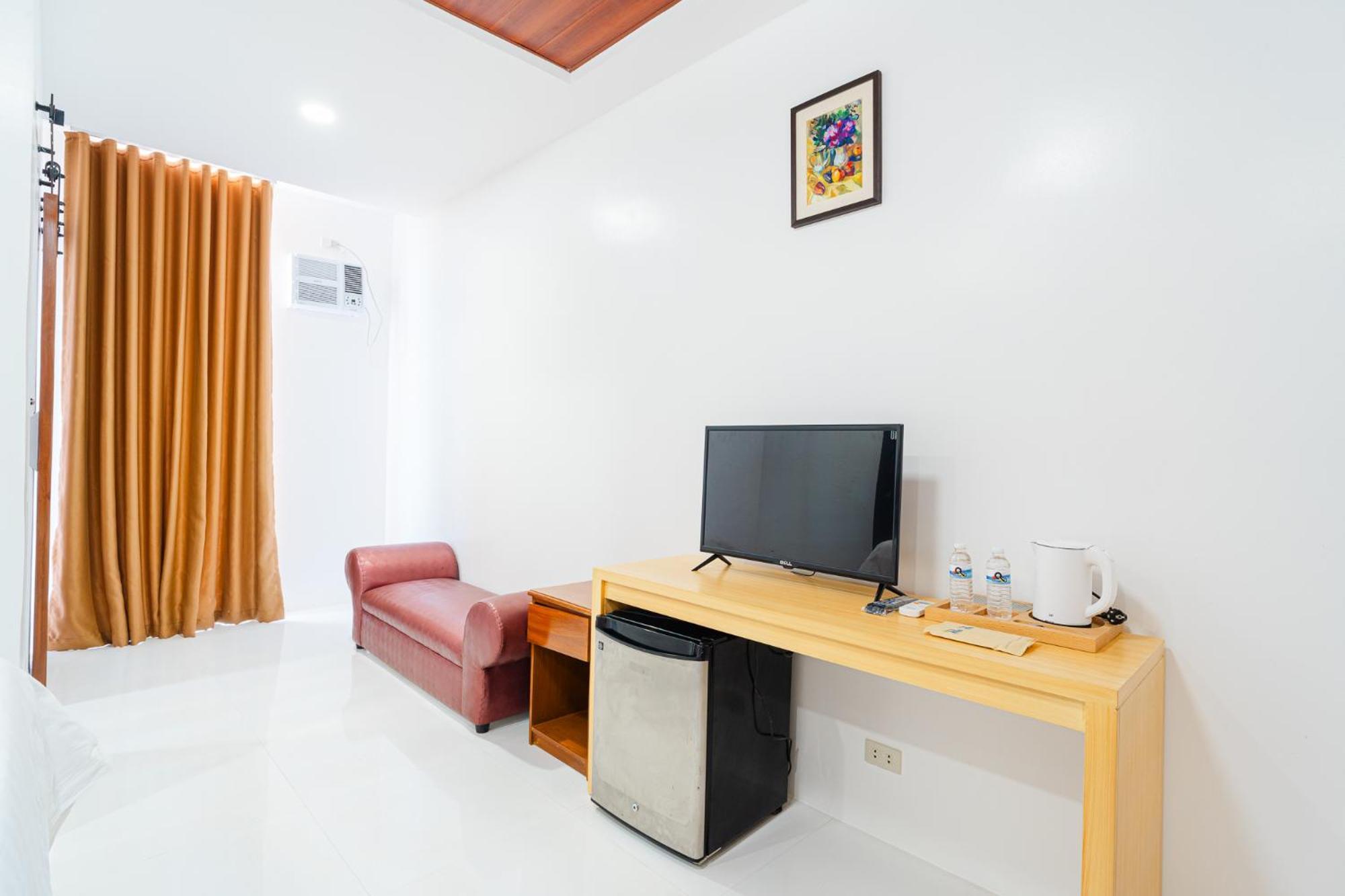 Q Beach Resort Cabangan الغرفة الصورة